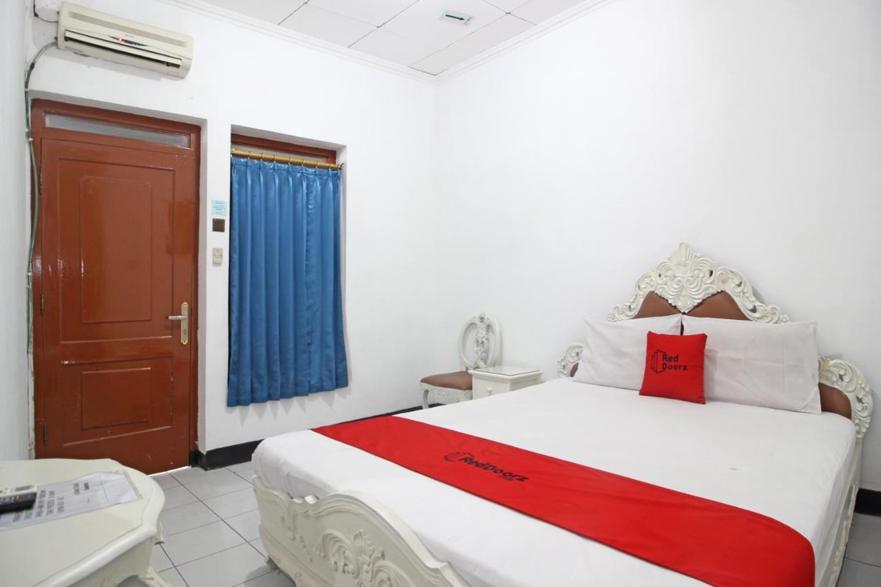 Reddoorz Plus @ Taman Siswa 3 Jogjakarta Buitenkant foto
