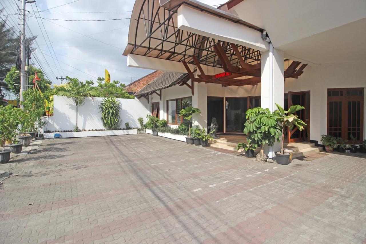 Reddoorz Plus @ Taman Siswa 3 Jogjakarta Buitenkant foto
