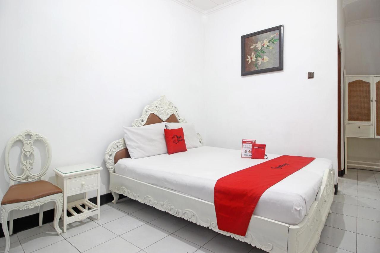 Reddoorz Plus @ Taman Siswa 3 Jogjakarta Buitenkant foto