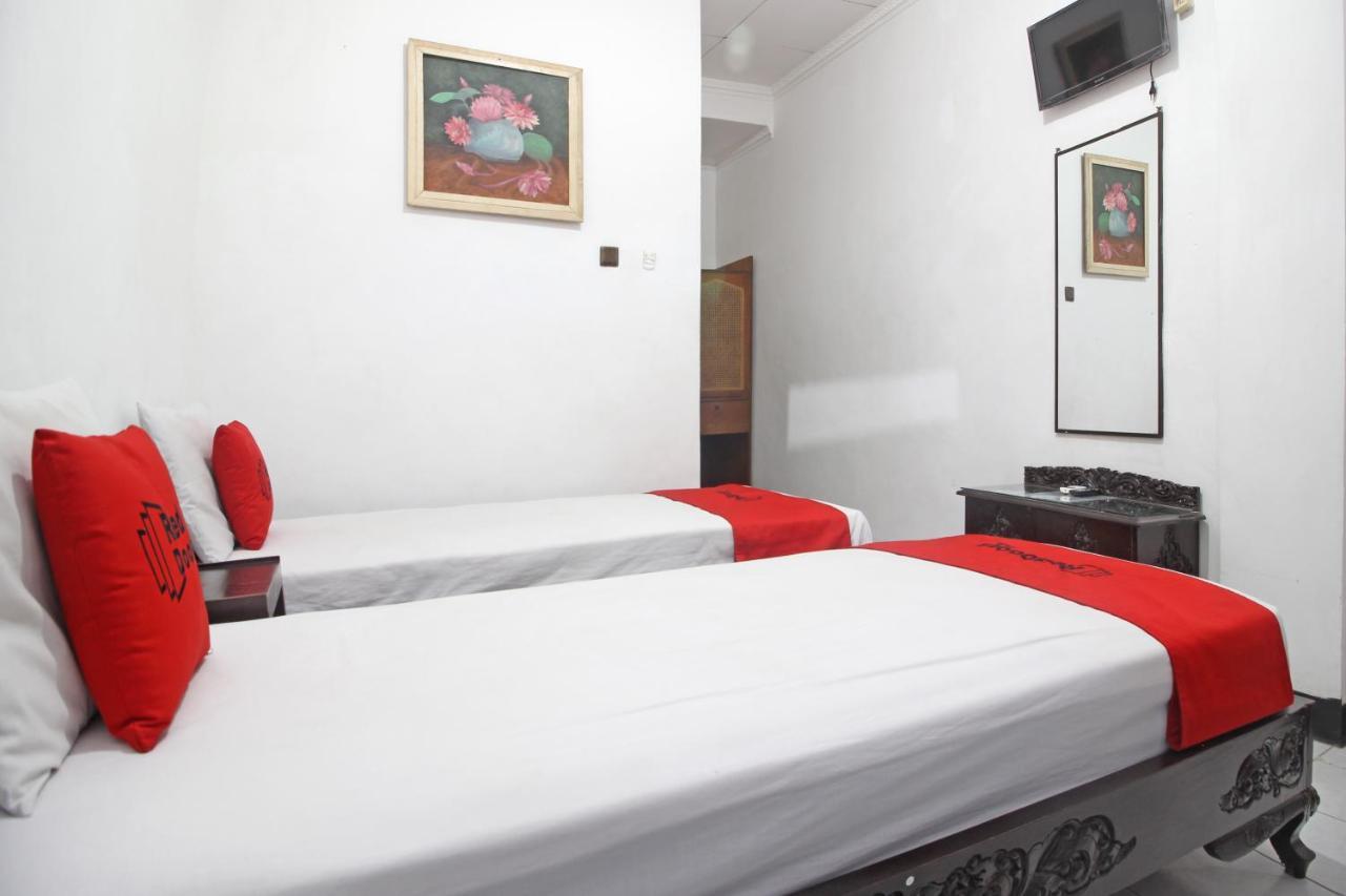 Reddoorz Plus @ Taman Siswa 3 Jogjakarta Buitenkant foto