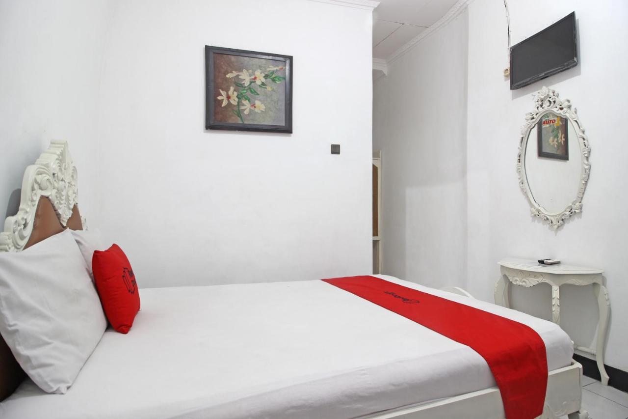Reddoorz Plus @ Taman Siswa 3 Jogjakarta Buitenkant foto