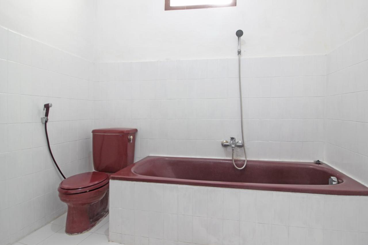 Reddoorz Plus @ Taman Siswa 3 Jogjakarta Buitenkant foto