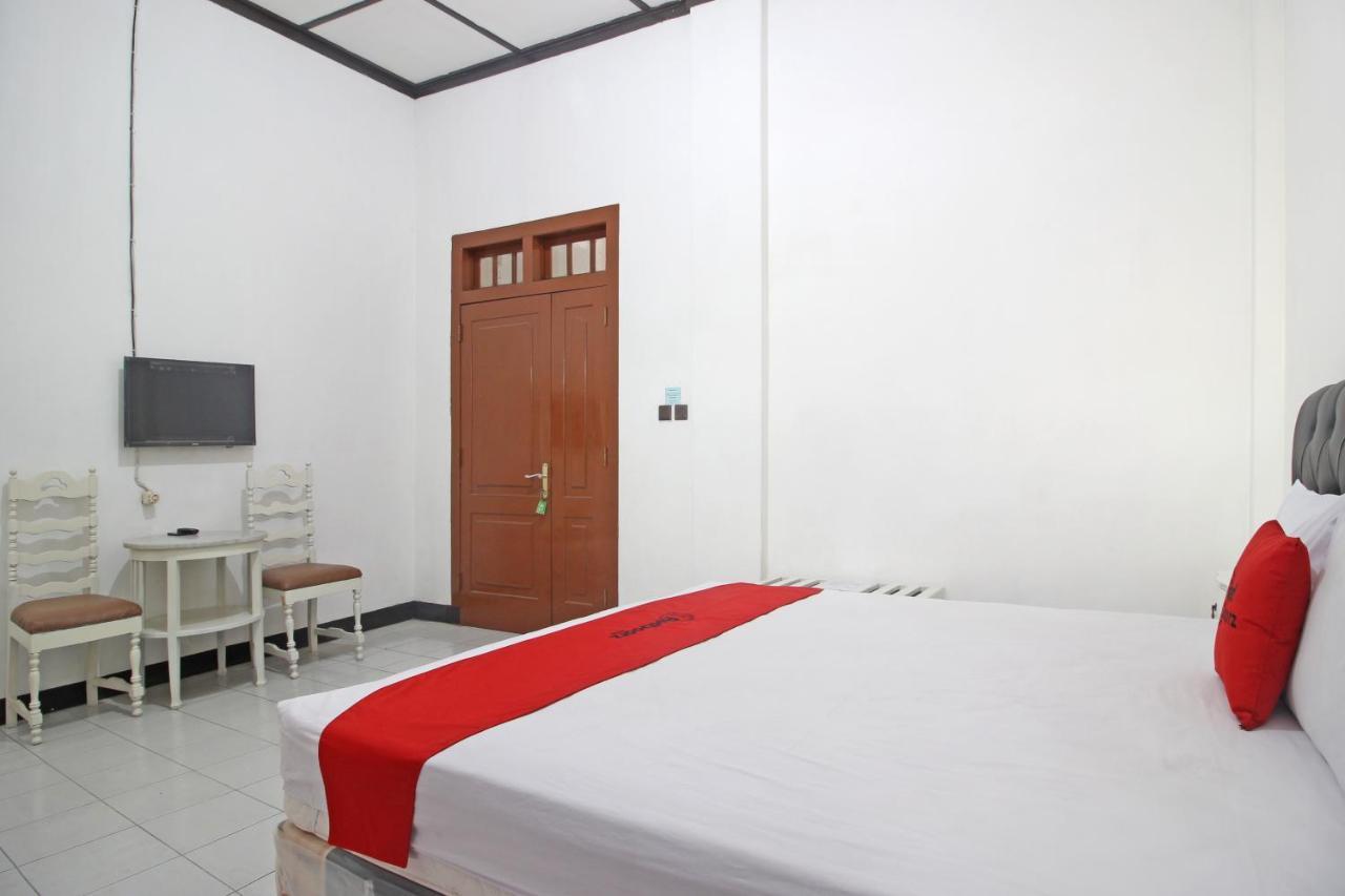 Reddoorz Plus @ Taman Siswa 3 Jogjakarta Buitenkant foto